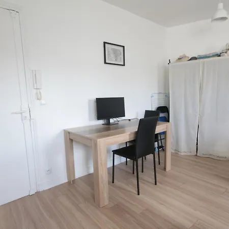 Floor & View - La Fayette / Opera Apartmán